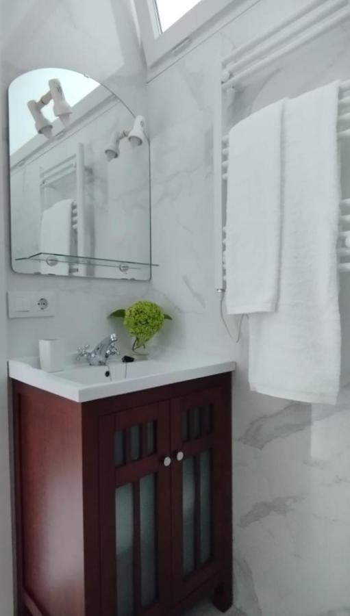 Apartamento Villalvaro Con Parking Santander Esterno foto